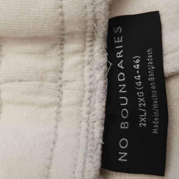 Shorts - Picture 4 of 4